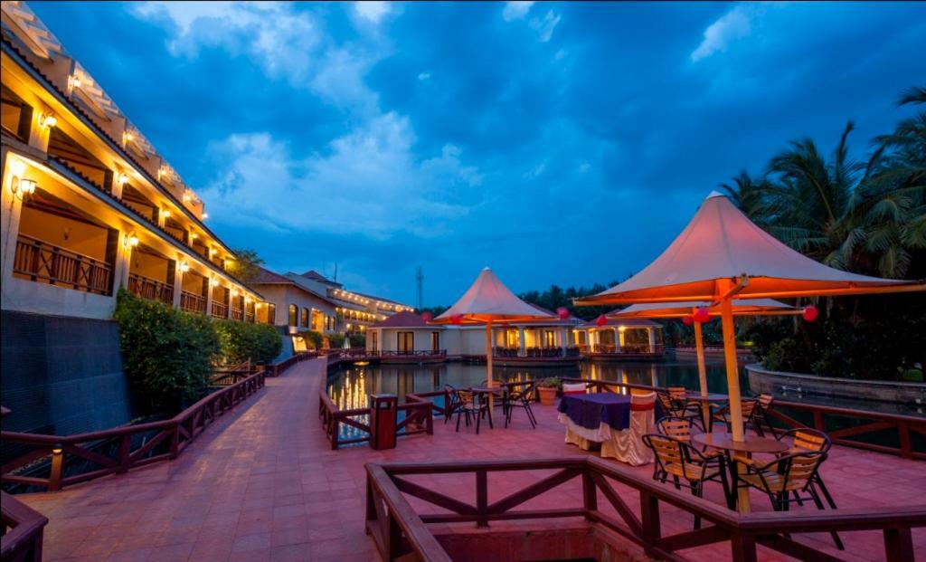 Ocean Spray Hotel Kālapettai Kültér fotó